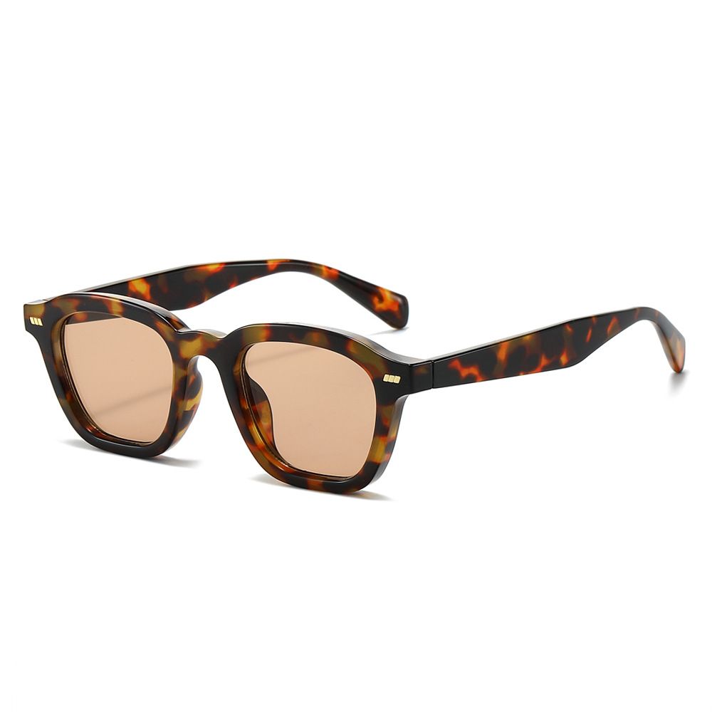 Vintage Square Sunglasses - Classic Black Frame & UV400 Protection | Minimalist Retro Style For Women & Men_viptrois.com