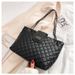 Women's Crossbody Bags Simple Diamond-patterned Embroidered Thread Underarm Lock Single-shoulder Bag, Large-capacity Chain Hand-held Crossbody Bag_viptrois.com
