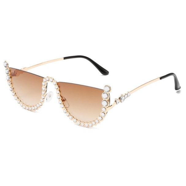 Half frame diamond inlaid sunglasses, trendy street photos, versatile travel, popular on the internet, fashionable and_viptrois.com