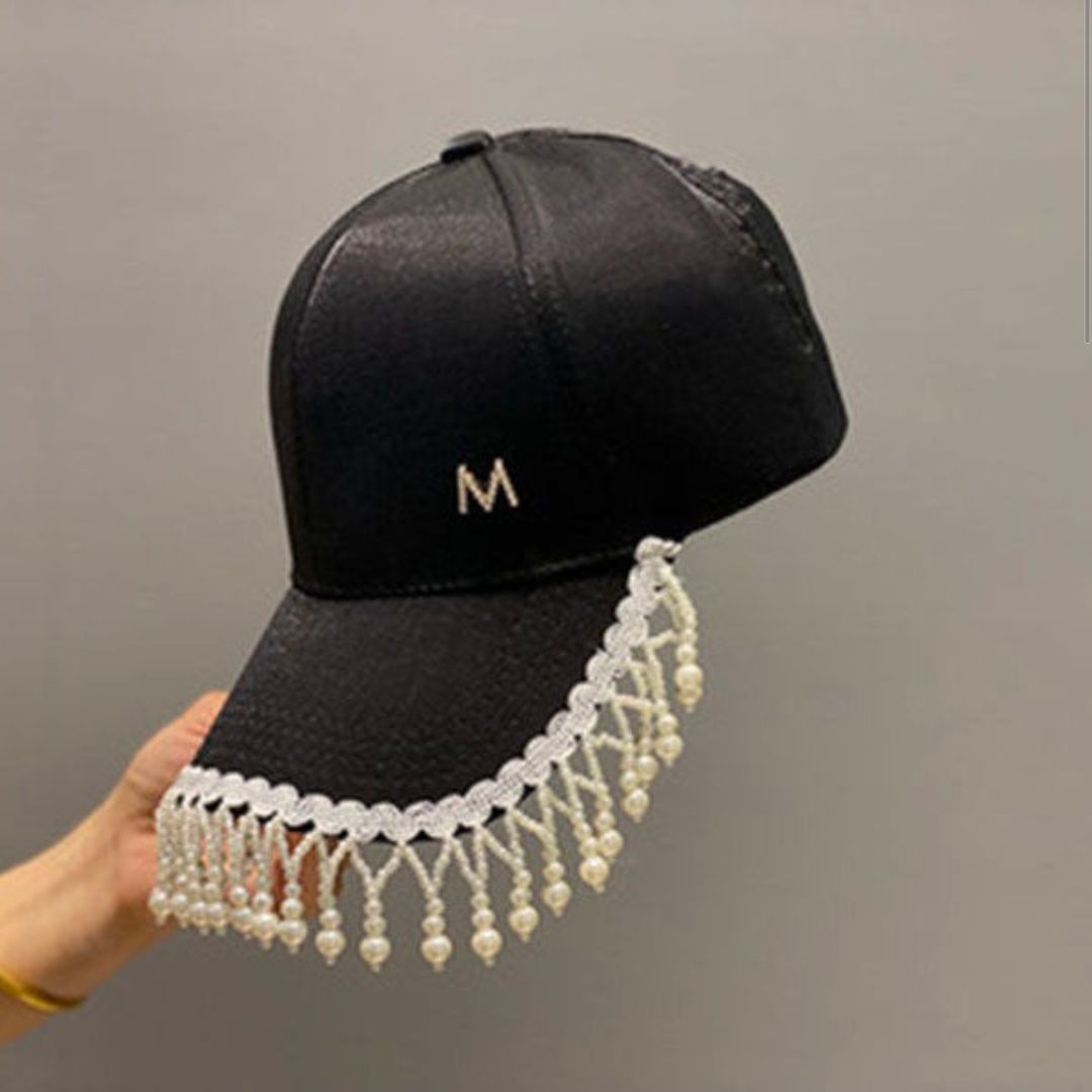 Internet celebrity sunshade silk M-logo baseball cap, versatile for women, pearl pendant, revealing face, duckling_viptrois.com