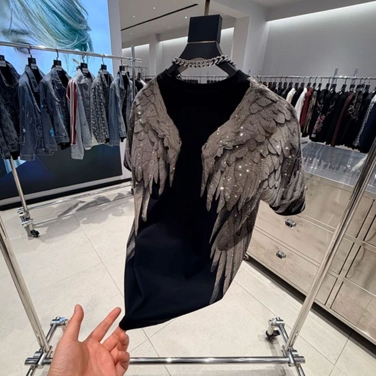 Men's Color Blocked Rhinestone T-Shirt Heavy Duty Sparkly Casual Loose Korean Style Fashion Top Short Sleeved Trendy_viptrois.com
