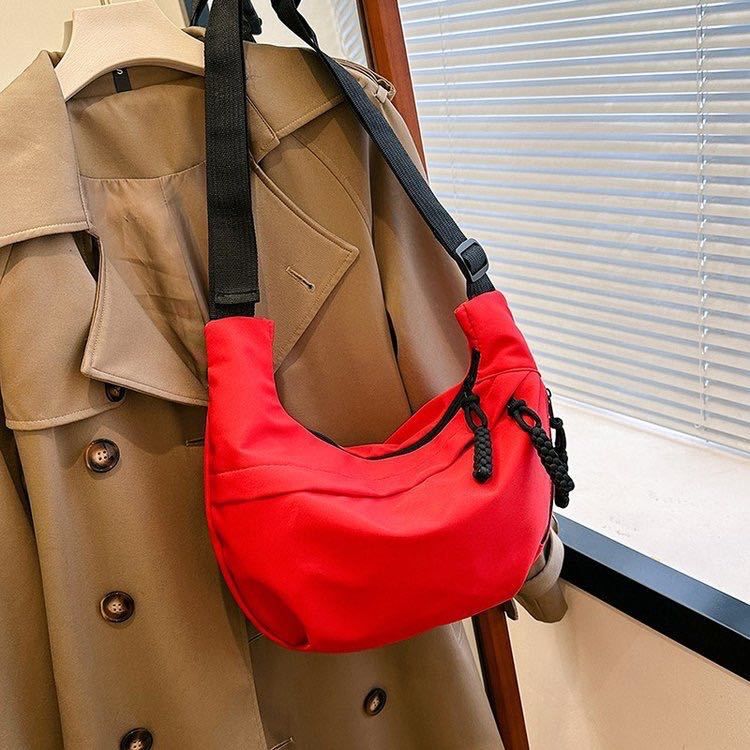 Men's Bags This Year's Popular Oxford Cloth Bag Messenger Bag Female New Casual One Shoulder Student Class Commuting Dumpling Bag_viptrois.com