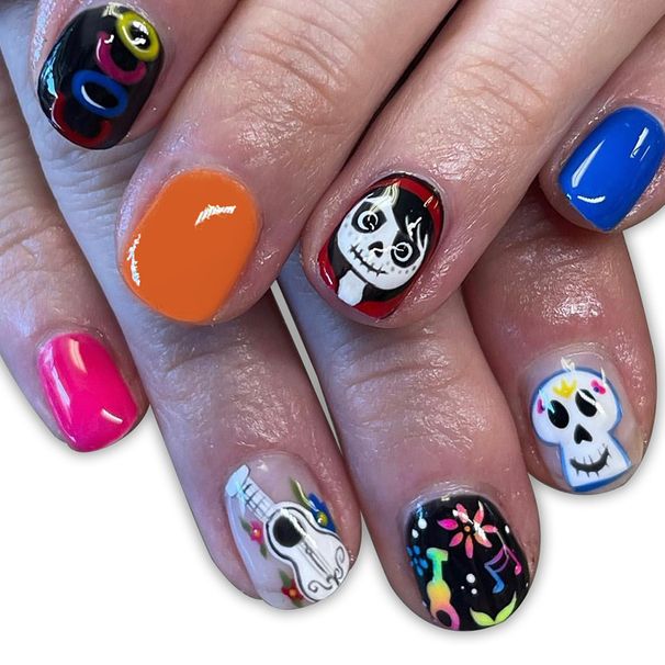 Short Glow Face Halloween Skull Thriller Strange Face Guitar Notes Multicolor Flower Nail Art Patch 24 Pieces_viptrois.com