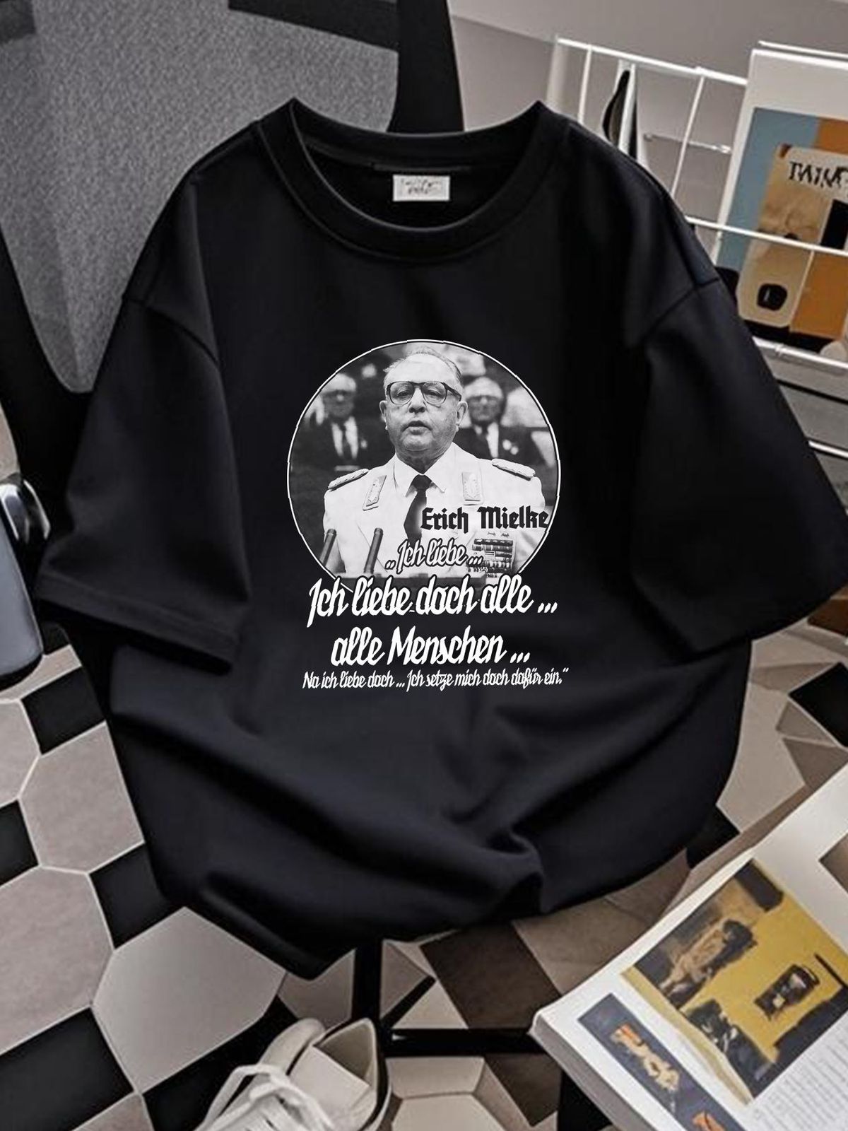 Erich Mielke I Love Everyone .. T-shirt BLACK GDR OSSI Eastern Cult Stasi FUN Streetwear Soft Breathable Stylish Top For Everyday Wear_viptrois.com