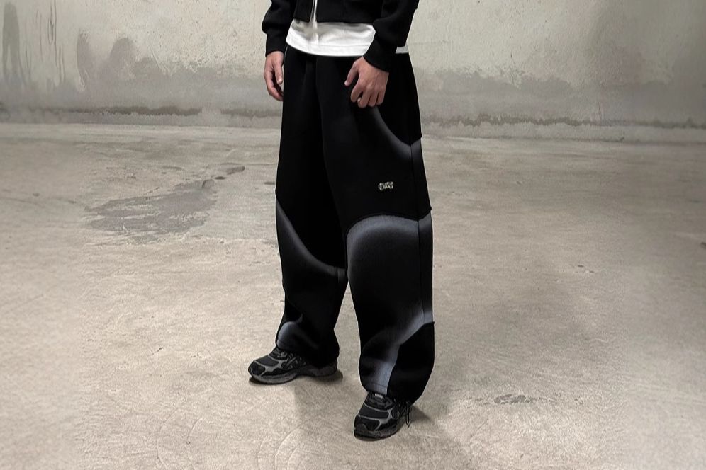 Men's Streetwear Distressed Hooded Sweatshirt - Deconstructed Patchwork Embroidery Oversized Zip-Up Jacket - Grunge Spray Paint Urban Style_viptrois.com