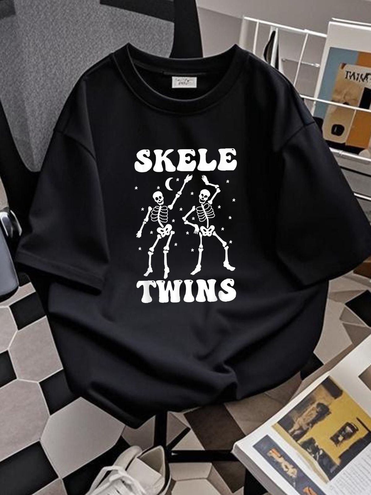 Twins Halloween Matching Skeletwins Funny Dancing Skeletons T-Shirt Slightly Female Women Top Graphic Tees T-Shirt For Women Casual Unisex Print Round Neck Short Sleeve Soft Stretched Stylish Versatile Comfortable Women Top For Everyday Wear_viptrois.com