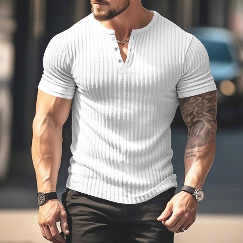 The 2025 New Men's Short-sleeved Top With A Flared V-neck And A Fitted Short-sleeved T-shirt For Summer_viptrois.com