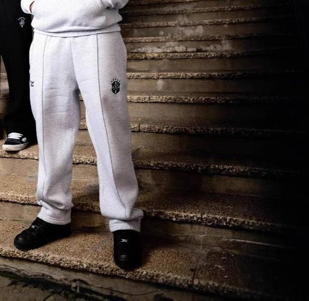 Men's & Women's Streetwear Hoodie Set - Embroidered Oversized Sweatshirt & Joggers (White/Black/Gray, S-XXL)_viptrois.com
