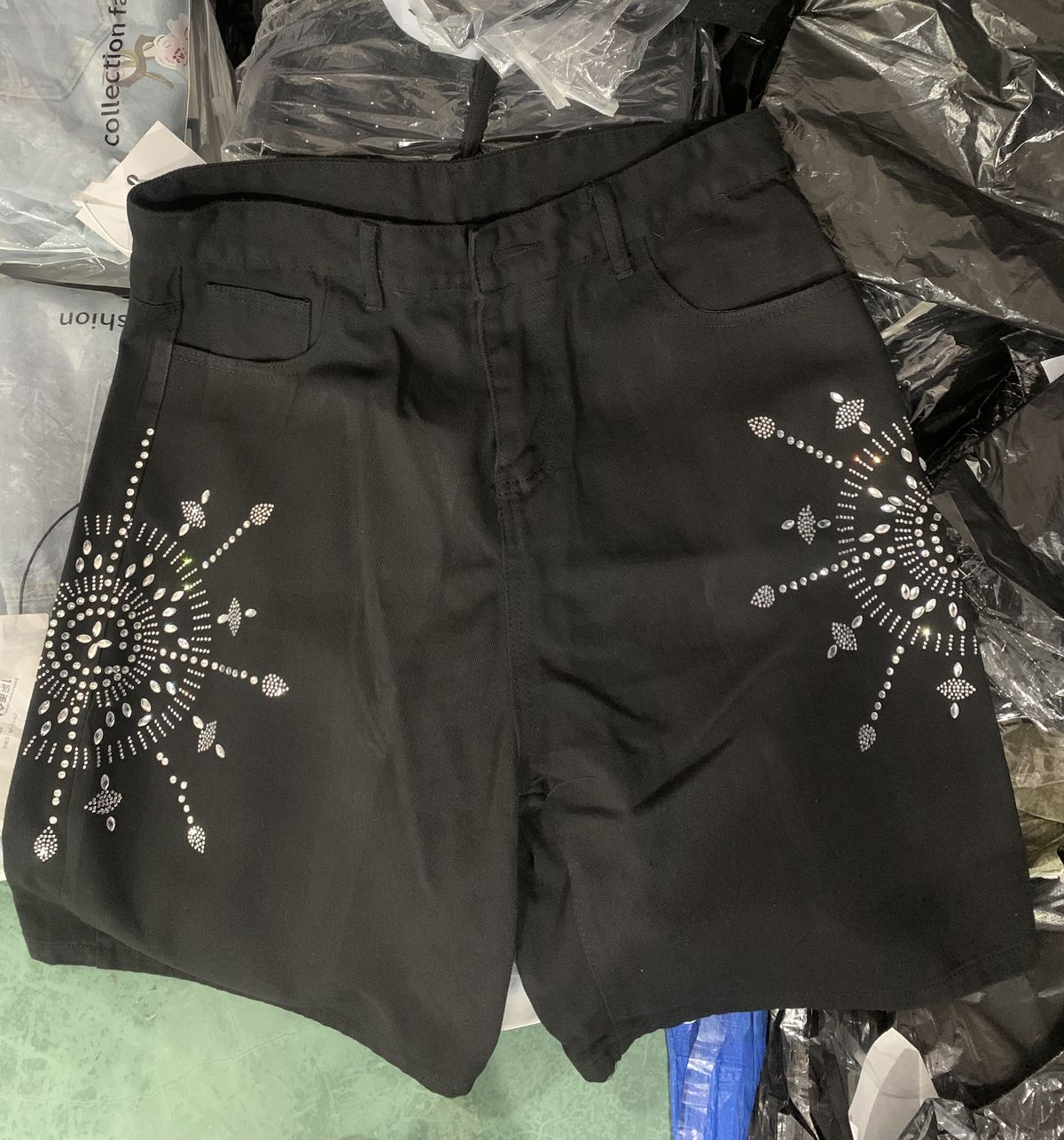 Men's Clothing Trend Street Rhinestone Decorated Denim Shorts Men's High Street Niche All Match_viptrois.com