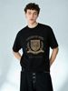 European Trendy Light Luxury Men's Short Sleeve T-Shirt, Vintage Crest L'AVENIR EST NÔTRE Print, High-end Casual Streetwear Tee_viptrois.com