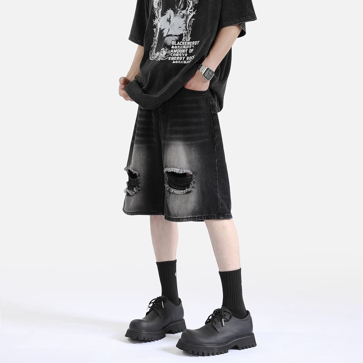 "Men's Vintage Distressed Denim Shorts – Retro High-Waisted Loose Fit (Streetwear, 5-Pocket Design, Breathable Cotton, Urban Casual Style)"_viptrois.com