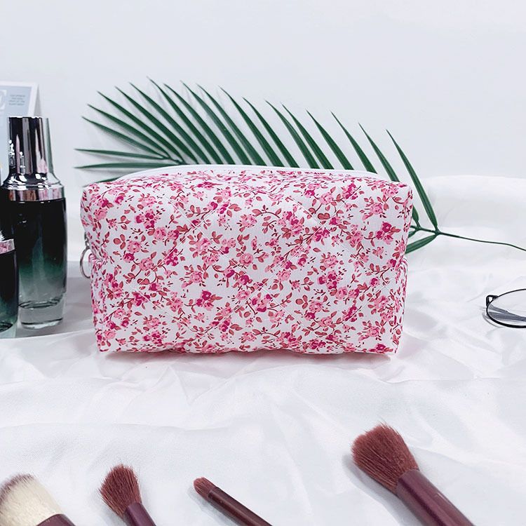 Makeup Tools & Accessories Quilted Embroidery Small Floral Cosmetic Bag Large Capacity Portable Cotton Handbag Fresh And Simple Wash Bag_viptrois.com