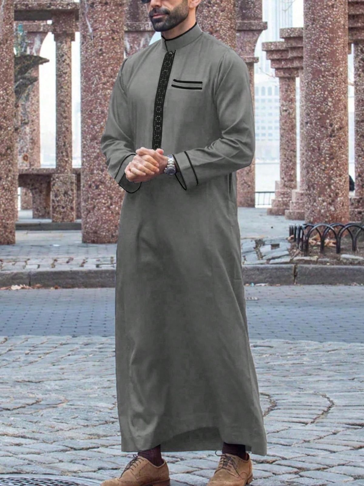 2025 Islamic Muslim Men's Long Sleeve Coat With Embroidered Stand Collar Arab Thobe For Men_viptrois.com