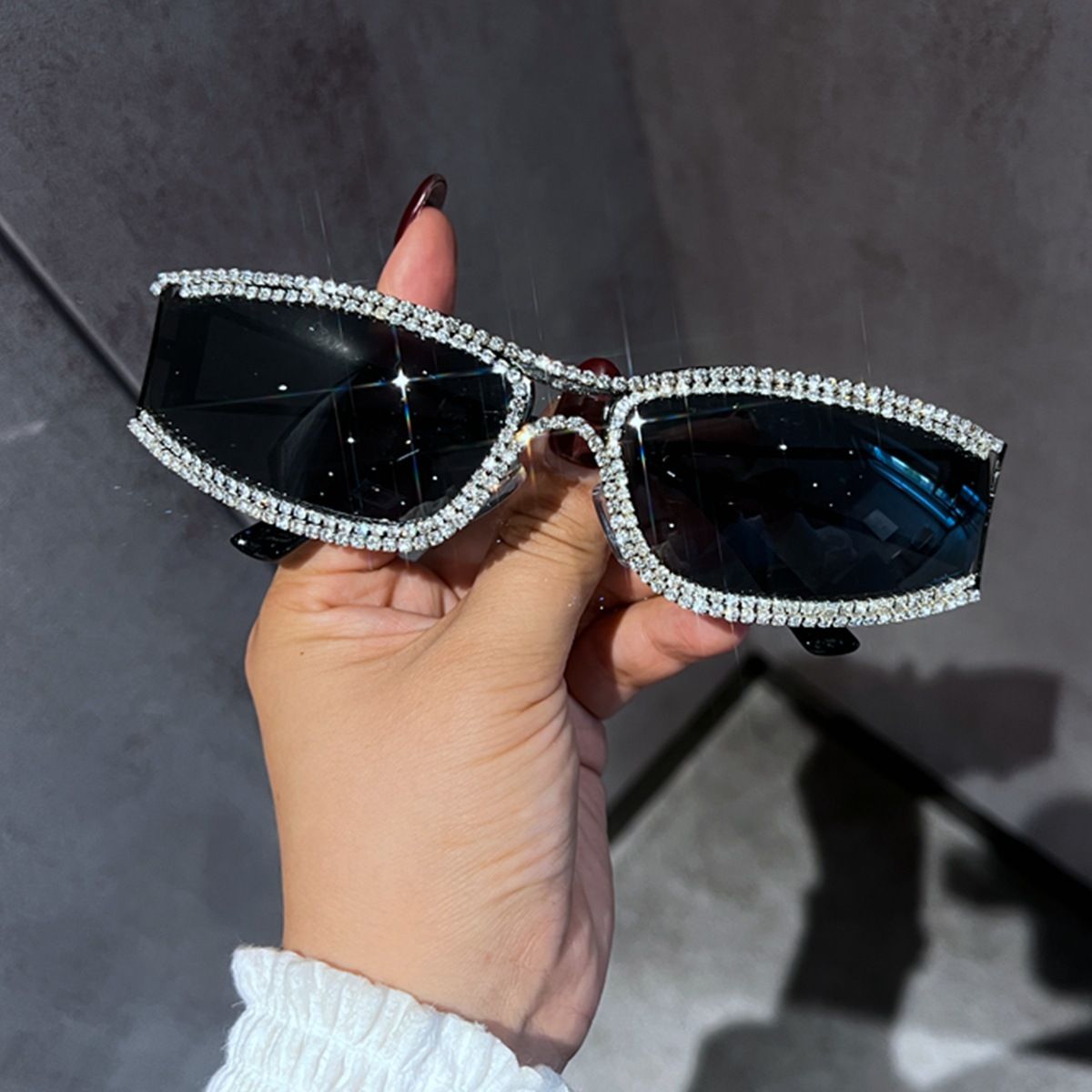 Y2K Hollow Sunglasses New Cross Border Diamond Studded Retro Sunglasses Personality Street Shooting Sunglasses For Women_viptrois.com