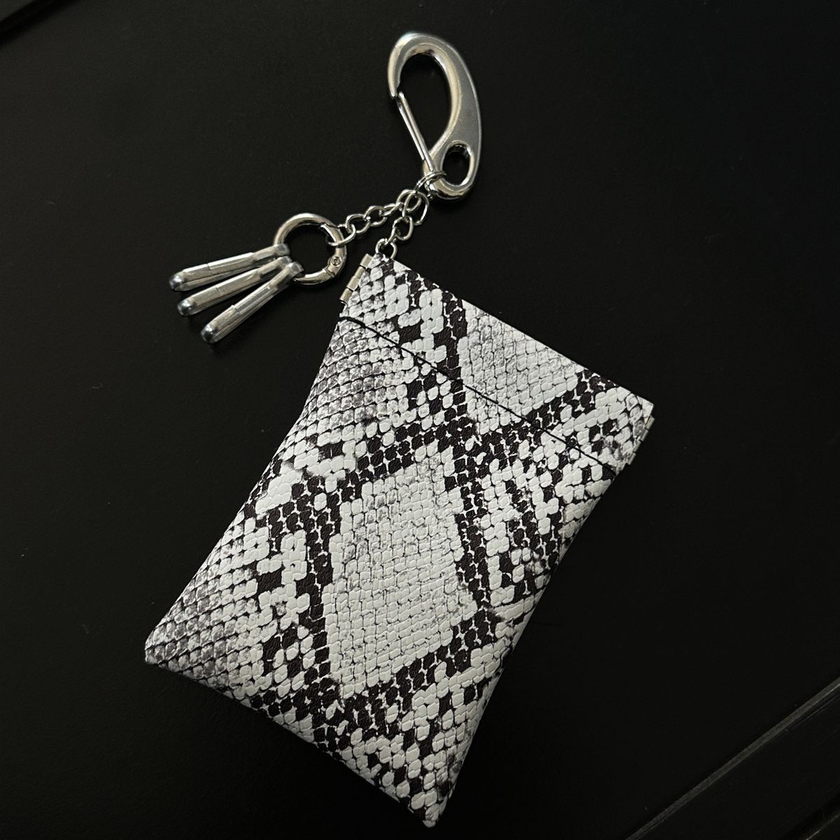 Snake Pattern Portable Coin Purse Keychain Pendant Street Fashion Bag Pendant_viptrois.com