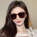 Trendy and handsome women, summer street photography, sun protection, high-end sense, ins, UV resistant sunglasses for_viptrois.com