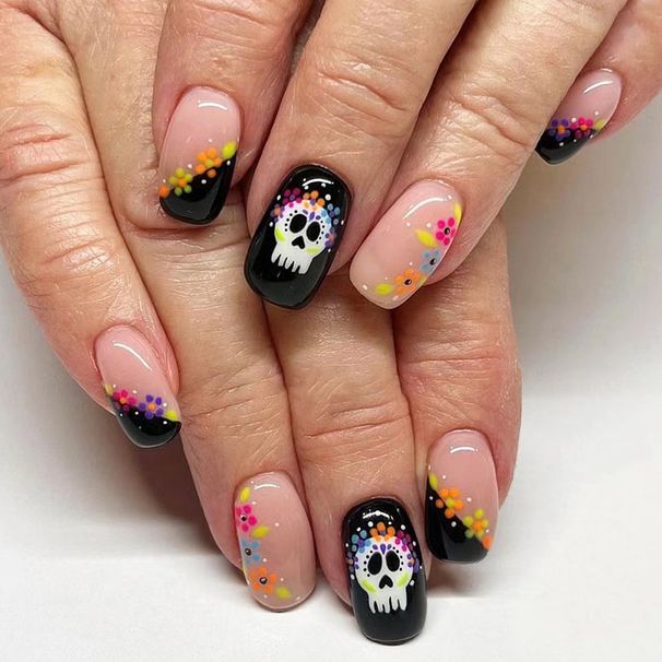 Short Square Armor Bright Skull Flower All-match Cute Halloween Element French 20.24 million Saint's Day Manicure 24 Pieces_viptrois.com