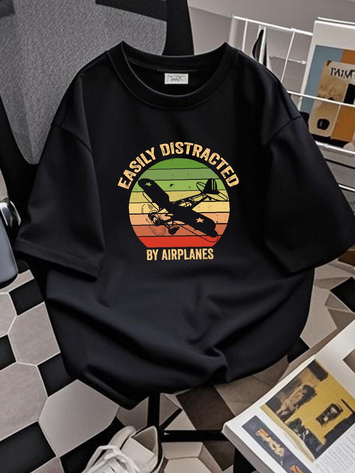 Easily Distracted By Airplanes, Retro Vintage Plane,Gift For Pilot,Fathers Day Tee, Gift For Airplane Lover,Aviation Shirt,Funny Soft Homme_viptrois.com