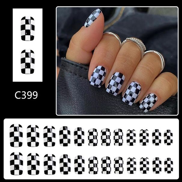 Short bright face early spring square black and white plaid simple fresh all-match foreign trade wear nail nail 24 pieces_viptrois.com