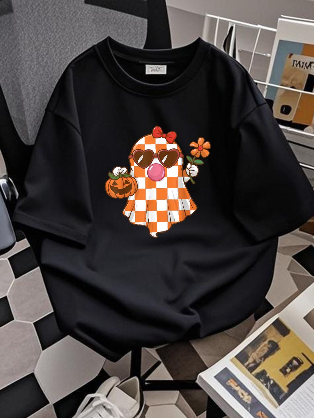 Cute Ghost Blowing Bubble Halloween Bougie Costume Girls T-Shirt Stretched T-Shirt For Women Casual Designer Clothes Comfortable Graphic Top For Everyday Wear Casual Breathable Unisex Summer Soft Fashion Slightly Women Women Top Graphic Tees_viptrois.com