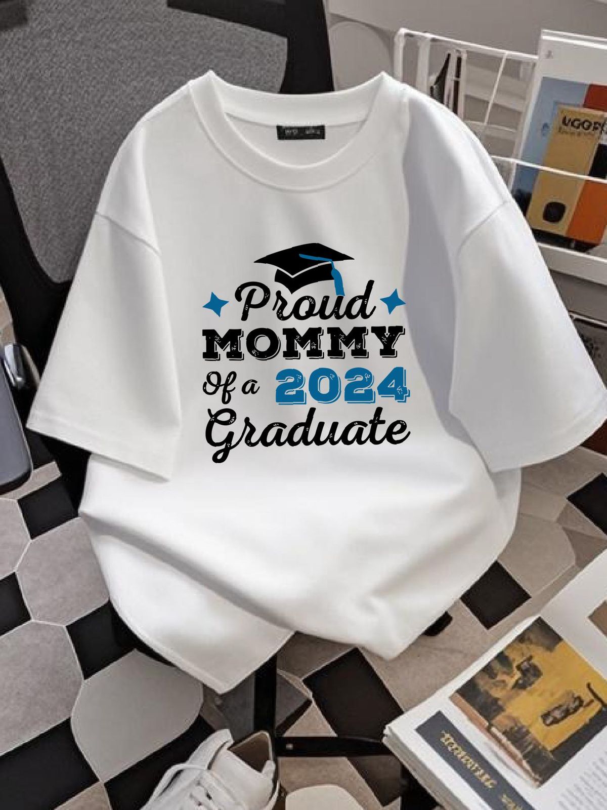 Proud Mommy Of A Class 2024 Graduate Senior 24 T Shirt Designer Clothes Streetwear Comfortable Soft Unisex Versatile Stylish Fashion Breathable_viptrois.com