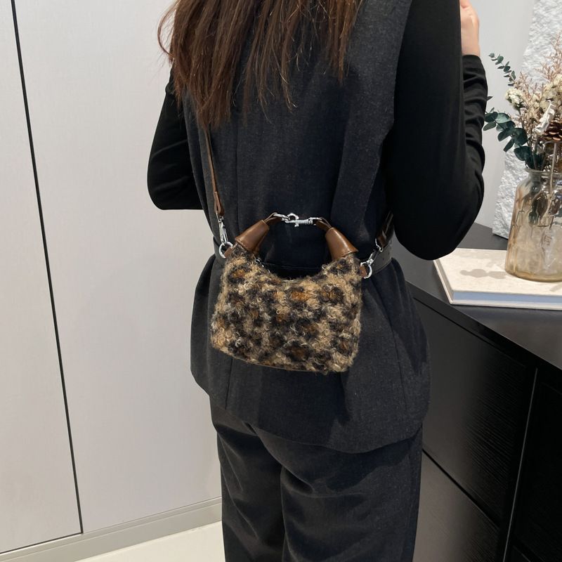 Mini Bag Autumn And Winter Woolen Plaid Bag For Women New Style Retro College Underarm Bag Versatile Shoulder Messenger Pillow Bag_viptrois.com