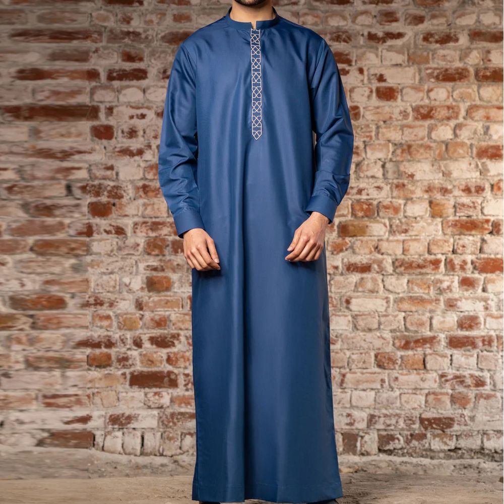 New Muslim Long Sleeve Embroidered Ethnic Style Arabic Robe -6_viptrois.com