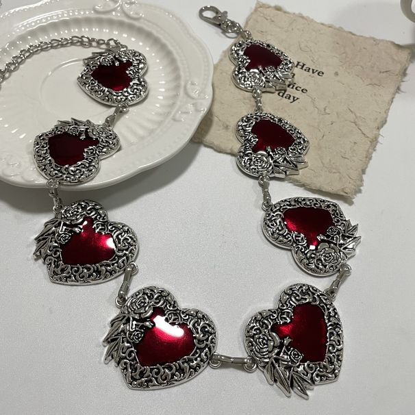 French Style Heart Metal Engraving Women's Waist Chain Sweet Cool Fashion Light High-end Niche Belt Trend_viptrois.com