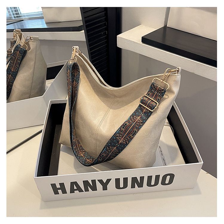 Women's Bags Summer New Fashion Hand Held Shoulder Crossbody Large Capacity Bucket Bag Women's Bag Supports Large Scale Wholesale Mixed Batch_viptrois.com