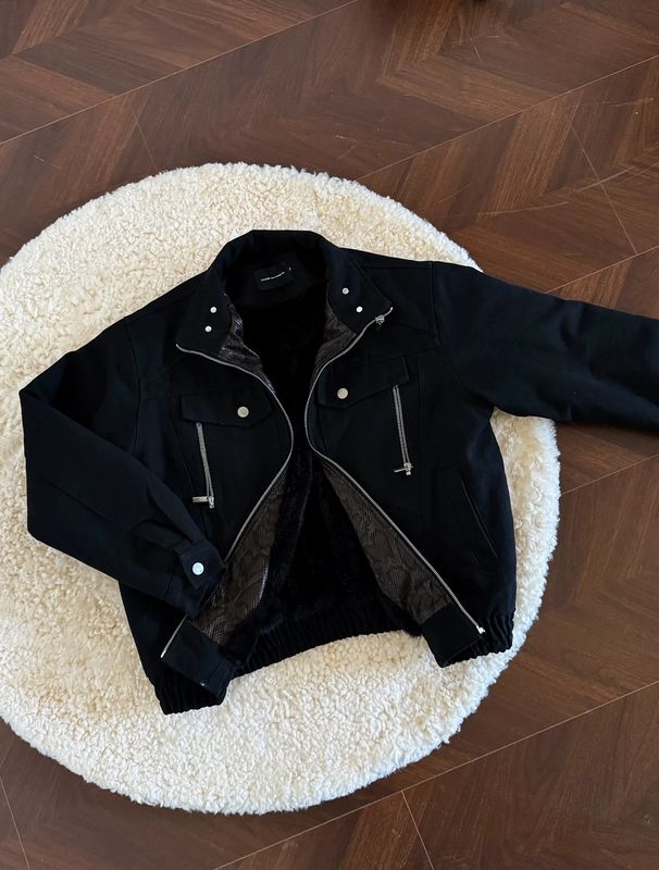 Year Of The Snake Jacket – Deconstructed Patchwork Bomber (M-XXL, Fleece-Lined, Black/Khaki, Streetwear Statement)_viptrois.com