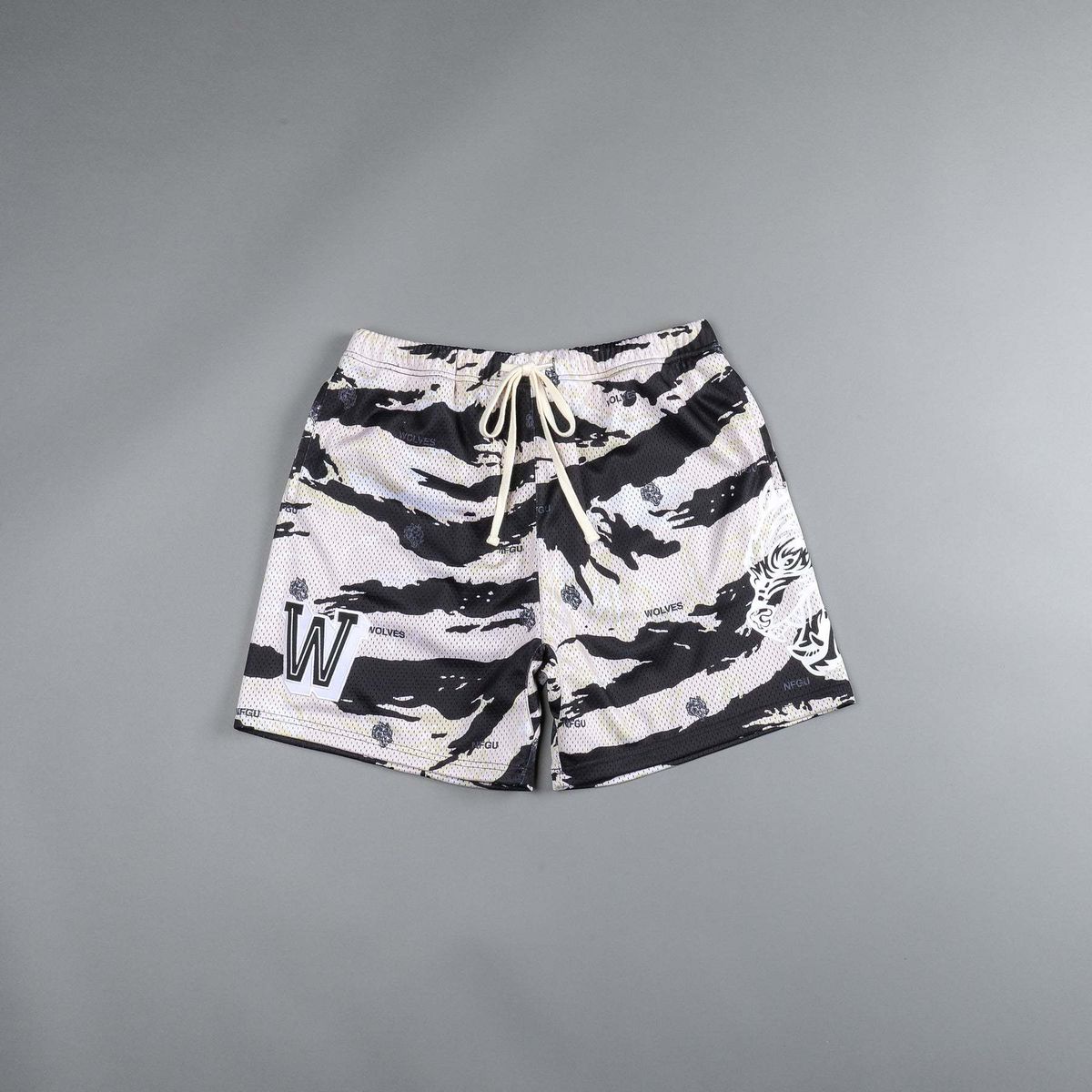 Men's foreign trade summer new men's fashion beach shorts hole cloth fabric multi-color sports four-quarter pants for men_viptrois.com