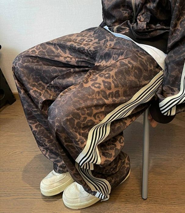 Men's Clothing Retro Leopard Print Sports Suit Jacket Trendy Brand Men's Vintage Digital Print Striped Jacket Sweatpants_viptrois.com