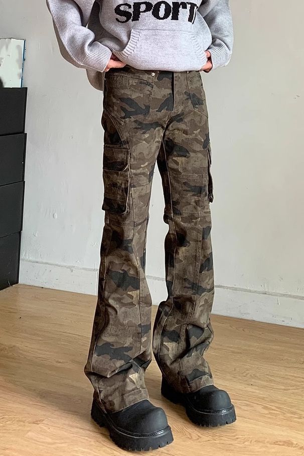 "Men's Hip-Hop Camo Cargo Jeans – Military-Inspired Slim Fit (Tapered Leg, Multi-Pocket Design, Retro Streetwear, Stretch Denim, All-Season Wear)"_viptrois.com