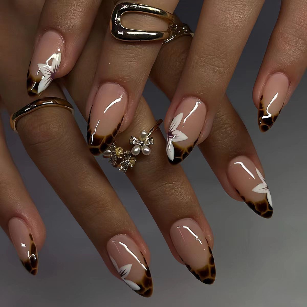 Leopard Print & Star Almond Short False Nails - Sweet & Cool Wearable Nails (Finished Product) - European & American Style_viptrois.com
