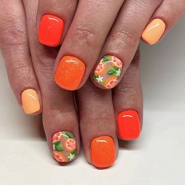 Short Bright Face Square Armor Oil Painting Style Gentle Small Flower Fashion White Press Style Nail Art Female Universal 24 Pieces_viptrois.com