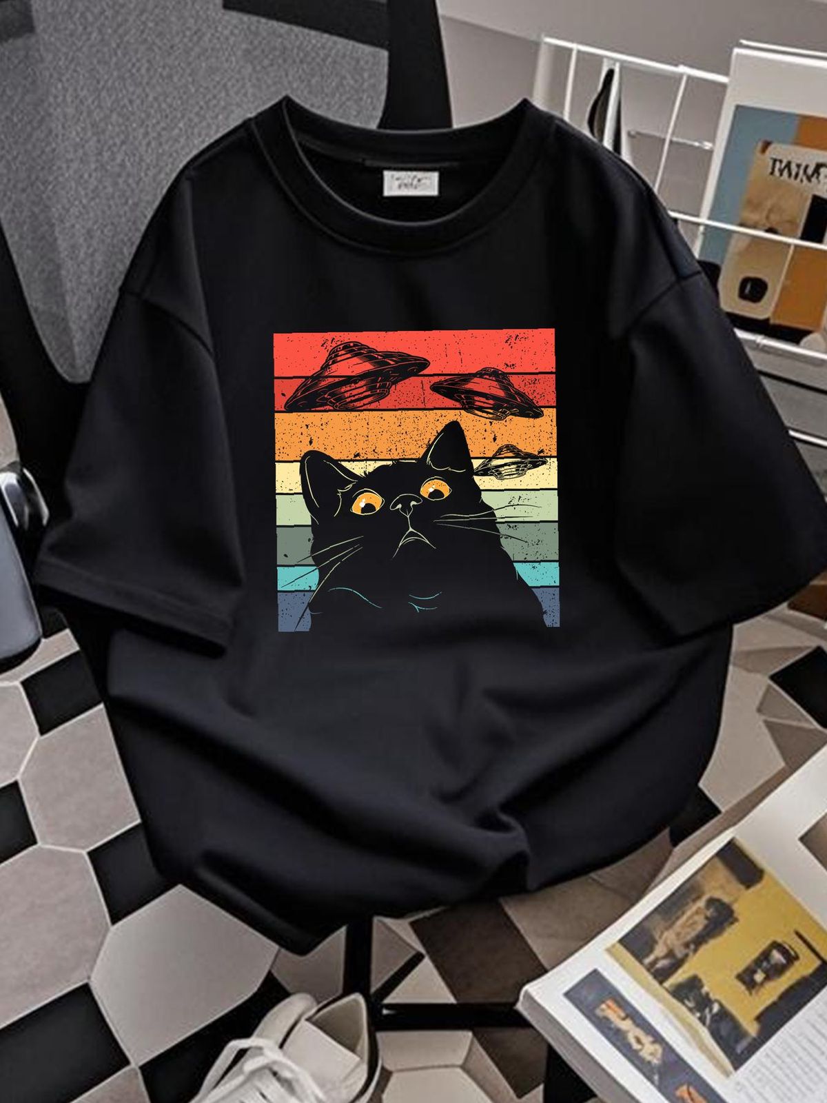 Funny Cat Tee, Galaxy Cat Shirt Spaceship Alien Cat UFO T-Shirt Size S-5XL Designer Clothes Stretched Slightly Streetwear Unisex Breathable_viptrois.com