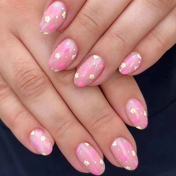 Short bright oval white flower strawberry fresh fashion light powder nail art patch Europe and the United States foreign trade 24 pieces_viptrois.com