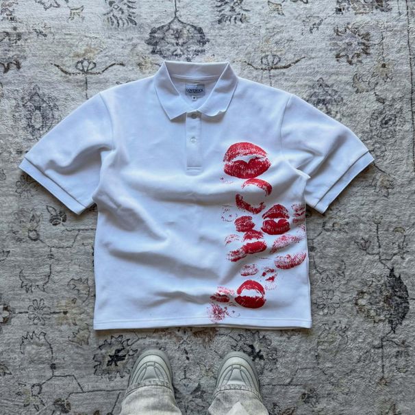 Unisex Oversized Lip Print Shirt – Trendy Summer Top With 3D Embossed Design_viptrois.com