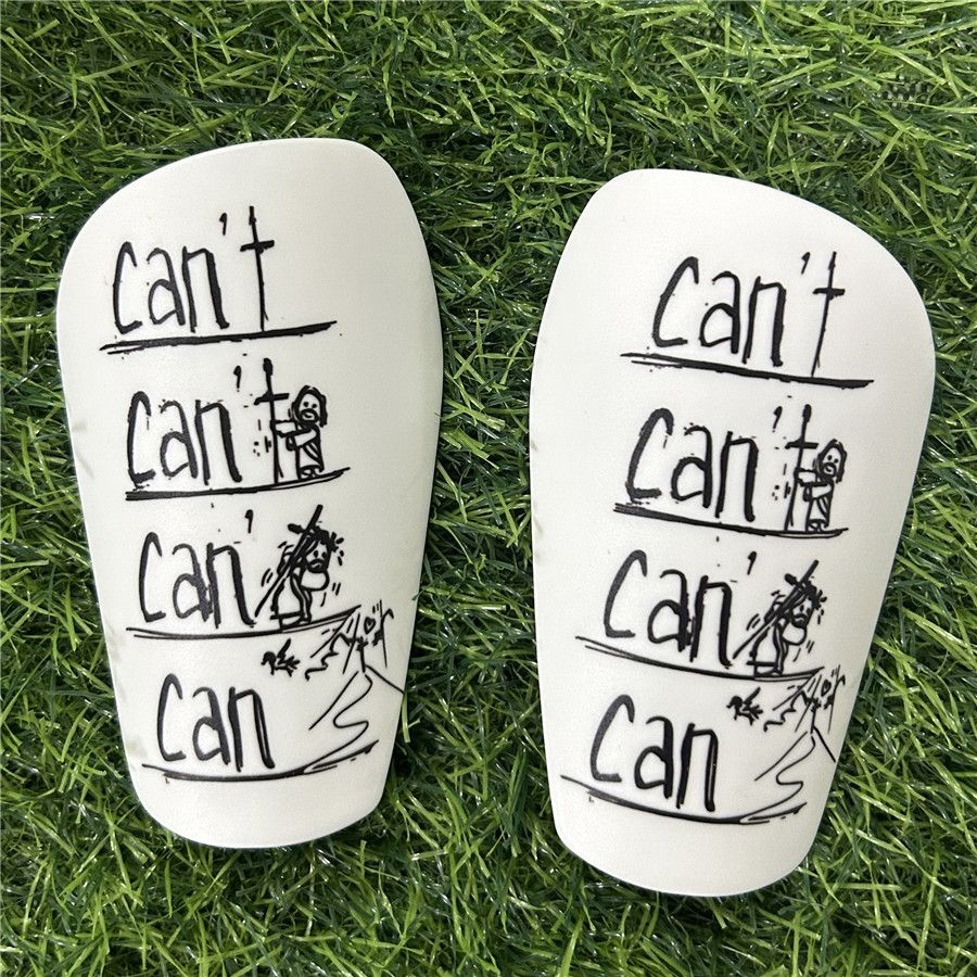 Mini Shin Guards For Kids & Youth - Lightweight Football Shin Pads For Training & Matches (11x7cm, Black/White, Left & Right Pair)_viptrois.com