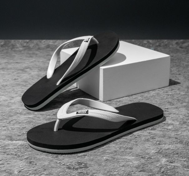 Hot Slippers For Men 2025 New Style For Men's Outerwear Summer Men's Non-slip Wear-resistant Sports Slippers Beach Flip Flops_viptrois.com