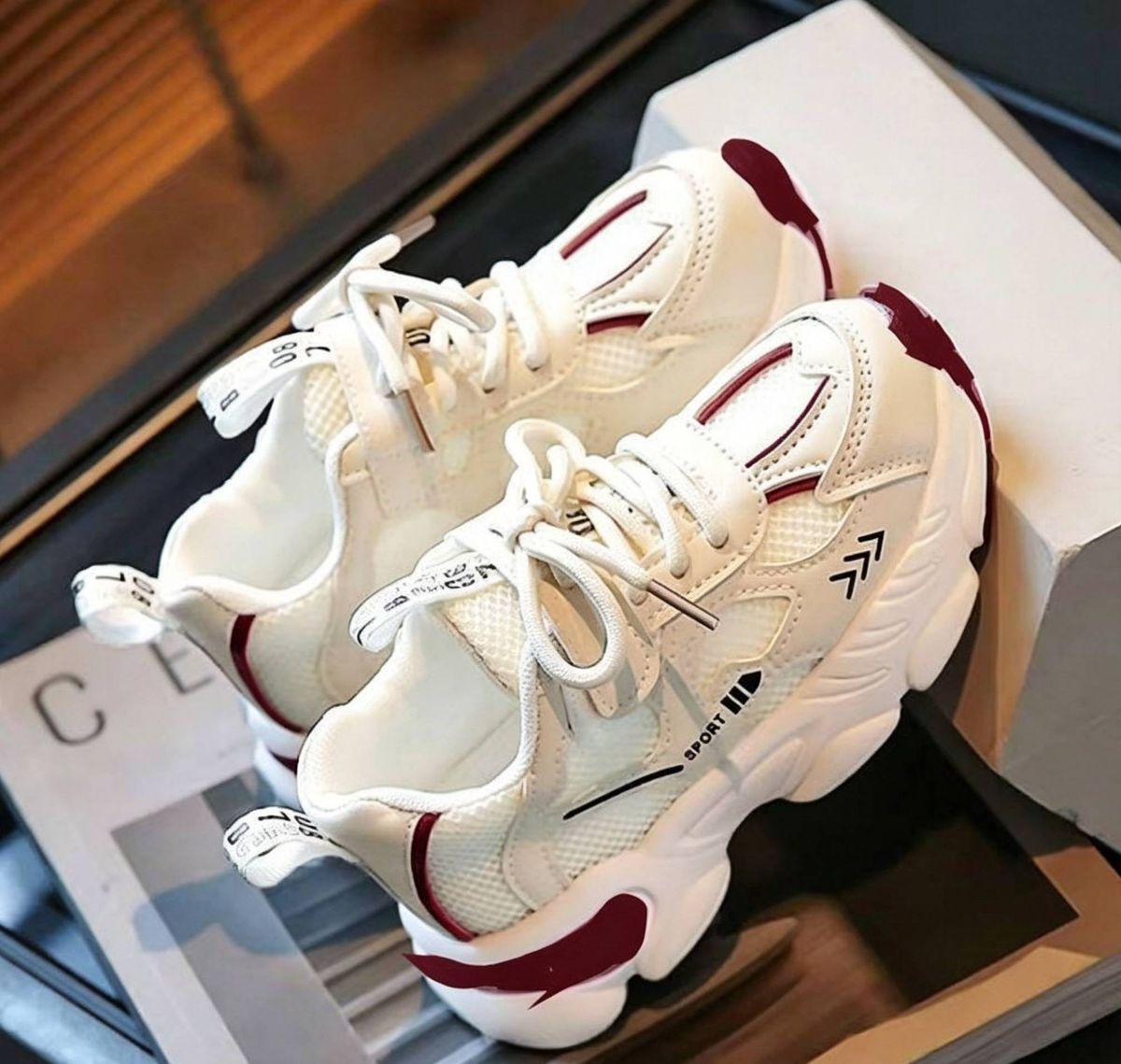 Children's Shoes Girls Sports Shoes Spring New Children's Soft Sole Daddy Shoes Medium And Large Children Girls Running White Shoes_viptrois.com