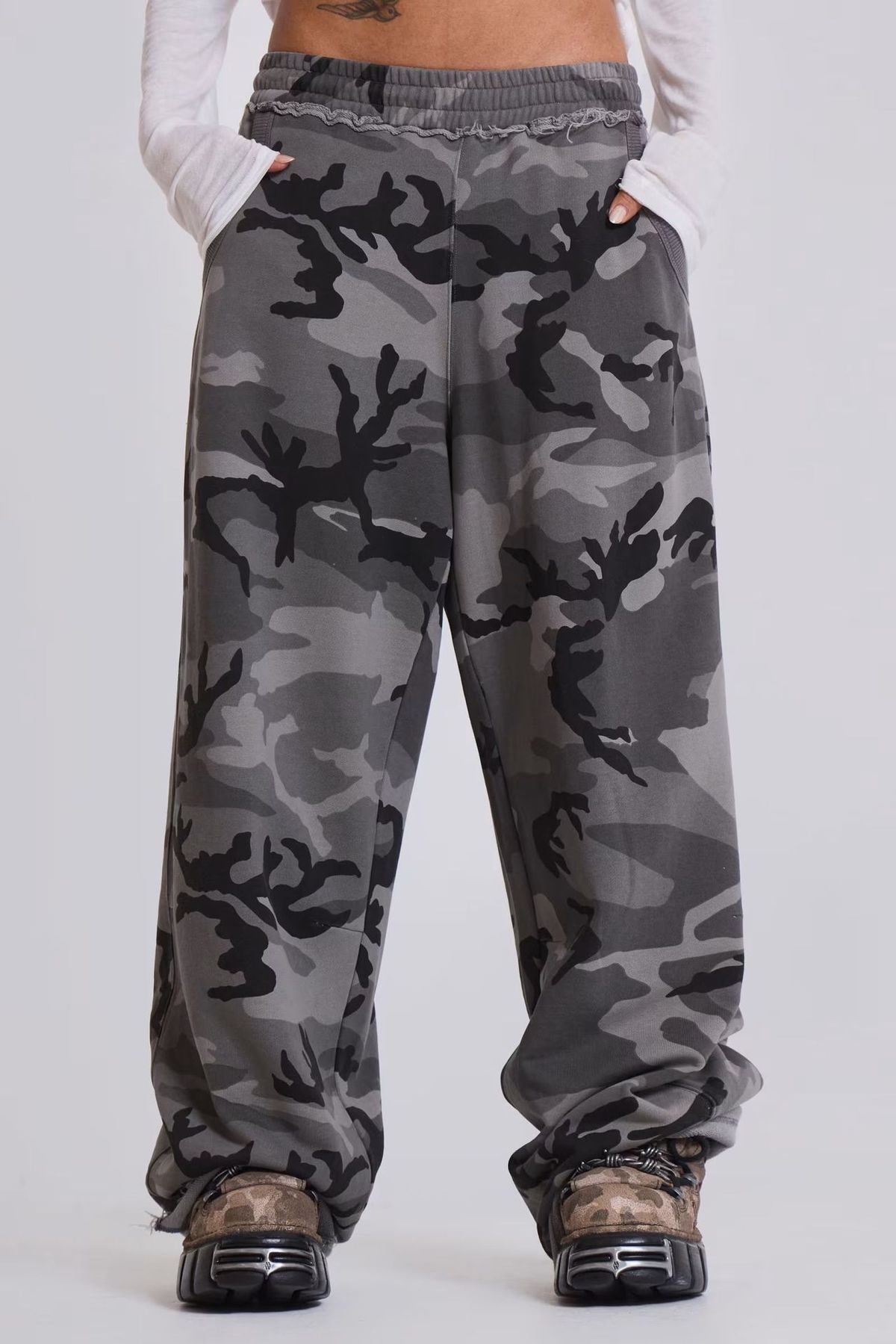 Men's Clothing Street Retro Camouflage Print Edge Loose Straight Casual Trousers Sweatpants_viptrois.com
