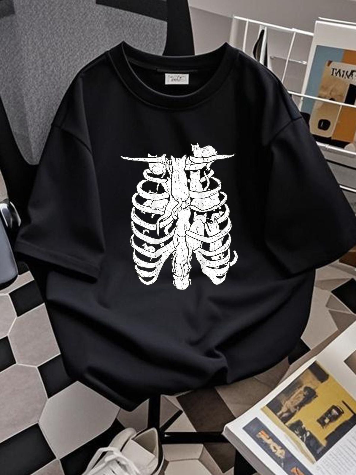Skeleton Body And Cat, Halloween Costume Rib Cage Anatomy T-Shirt Female Summer Stylish Fashion T-Shirt For Women Casual Slightly Graphic Streetwear Casual Soft Versatile Designer Clothes Top For Everyday Wear Breathable Unisex_viptrois.com