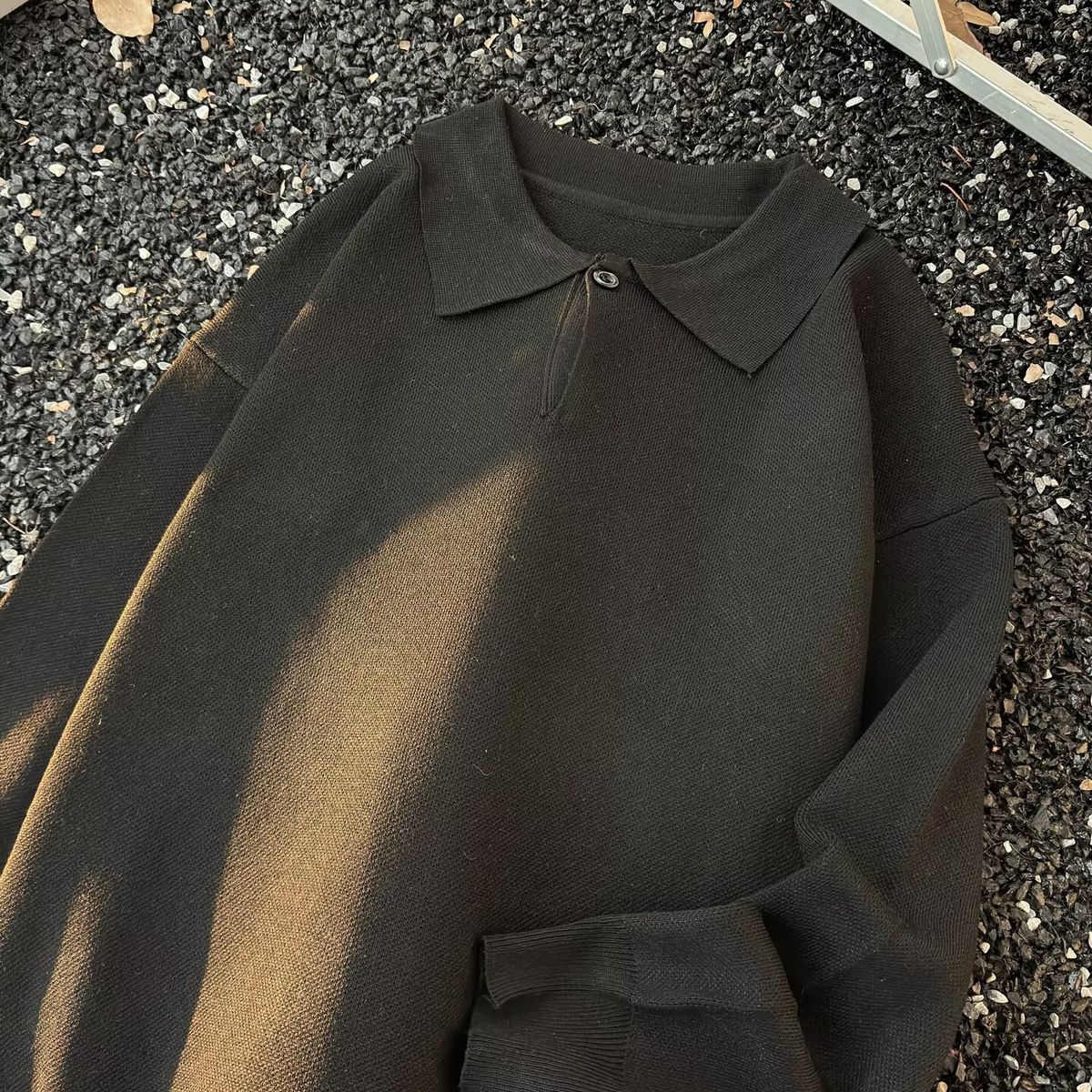 Men’s Retro Color-Block Polo Shirt – Oversized Half-Zip Pullover, Embroidered Lettering (Black/Gray, M-3XL)_viptrois.com