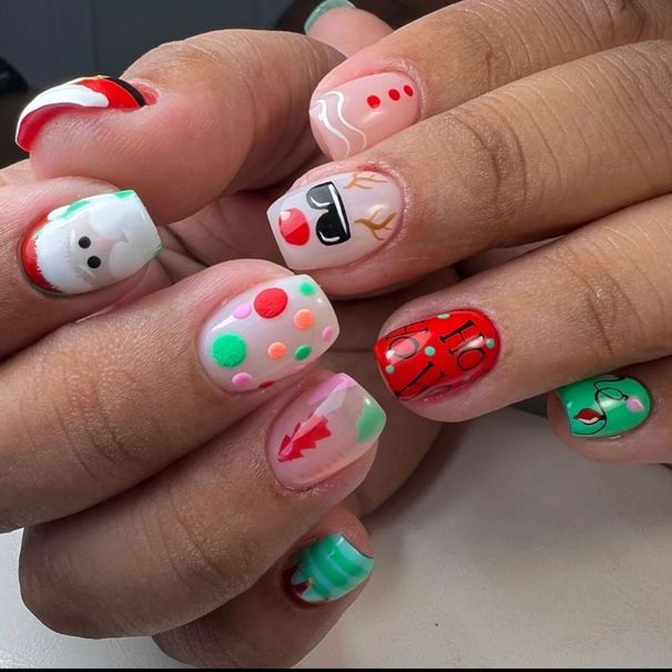 Short square round European and American Santa Claus Christmas tree Christmas festival atmosphere nail beauty piece nail nail_viptrois.com