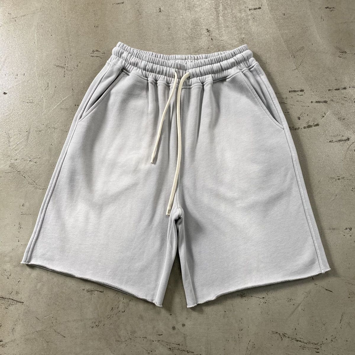 Men's Clothing Vintage Washed High Street Distressed Hem Lightweight Cotton Shorts For Men & Women – Dopamine Relaxed Fit, Spray-Dyed Colors_viptrois.com