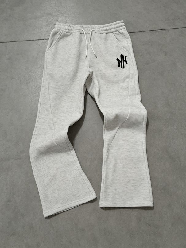 Light Grey Basic Flared Pants With Small Logo, Unisex, Slimming, Versatile, Flowy, Casual, Sporty Fleece Trousers._viptrois.com