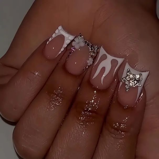 Sweet Cool Star Burst Diamond Nail Stripes Duckbill Short Detachable False Nails Finished Product_viptrois.com