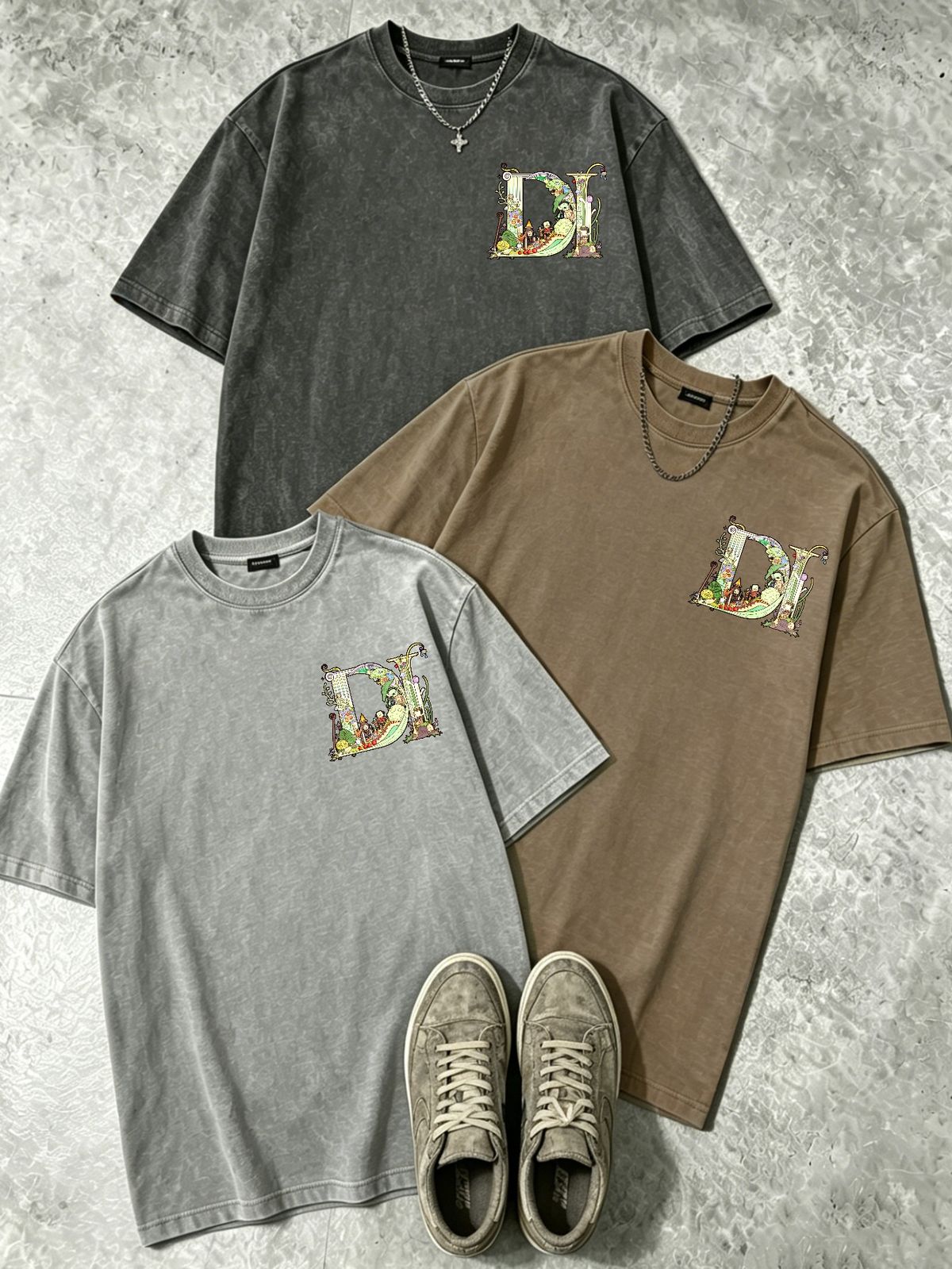 100% Cotton Washed Vintage Men's 3-Pack T-shirts Fairy Tale Pattern DI Monogram Print Crew Neck Short Sleeve Casual Tops In Gray Brown Light Gray_viptrois.com