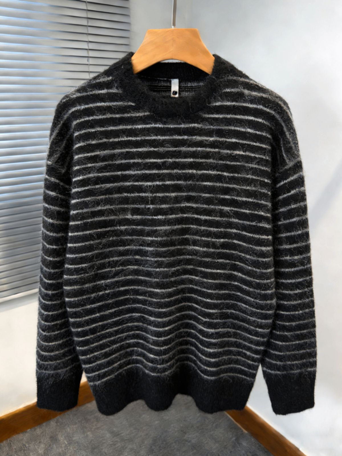 Round Neck Sweater For Men, Loose Striped Contrasting Knit Sweater, Winter Trend Retro Thread Jacket_viptrois.com